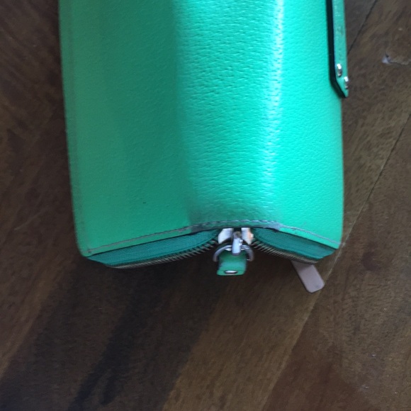 Kate Spade zipper billfold - Picture 6 of 6